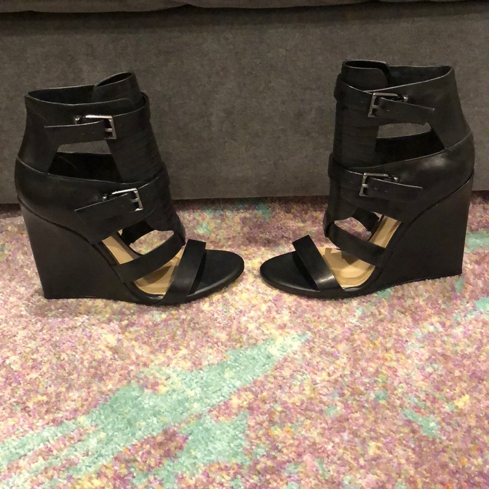 Black BCBG wedge heels